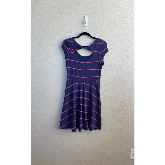 Short Sleeve Striped Dress by So. Size Large - Picture 4 of 8